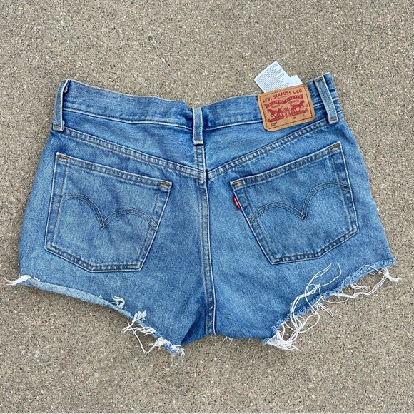 Levi’s Levi Strauss Button Fly Blue Jean Denim Cut Off Raw Hem Shorts Sz 27 - Picture 2 of 11
